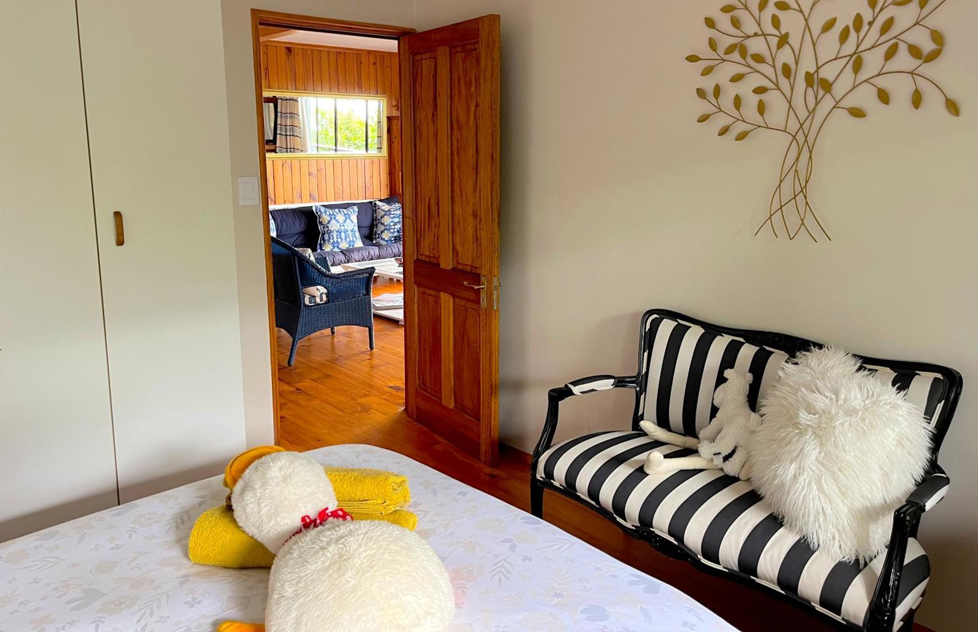 Peaceful Guest Suite With Balcony Views And Garden Setting Брентън-он-Сий Екстериор снимка