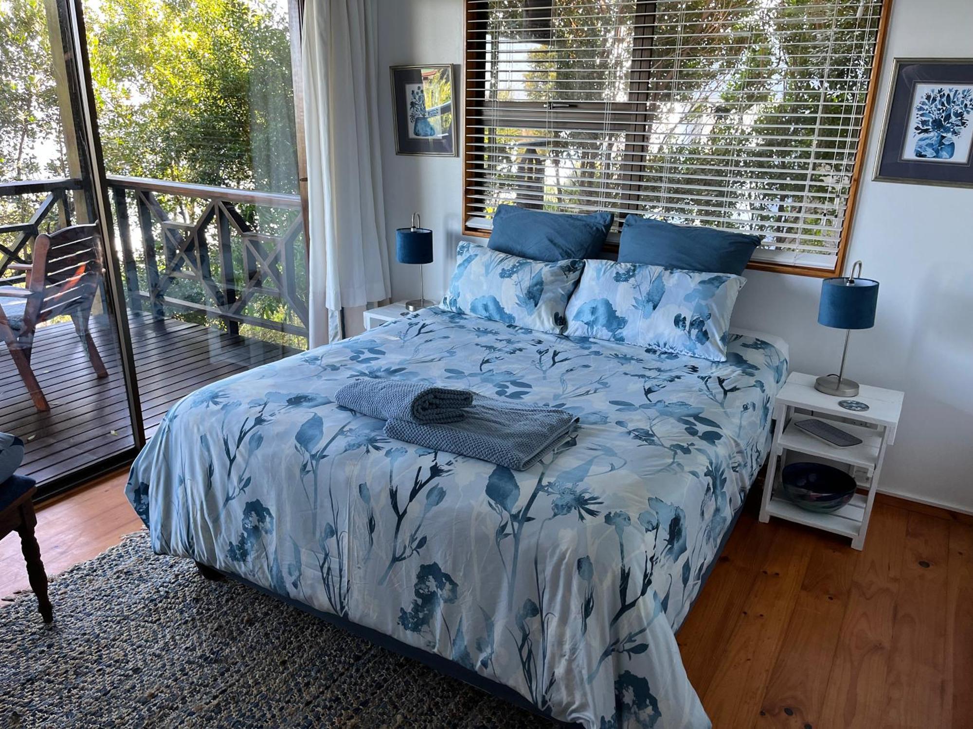 Peaceful Guest Suite With Balcony Views And Garden Setting Брентън-он-Сий Екстериор снимка
